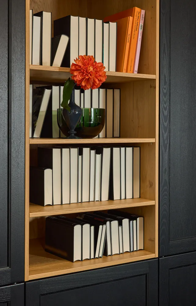 Bücherregal