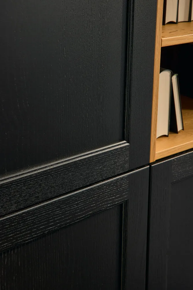 Holzschrank